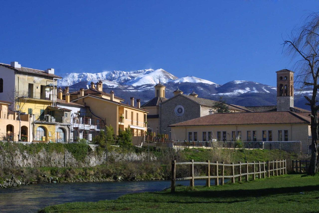 רייטי Acque Del Velino B&B מראה חיצוני תמונה